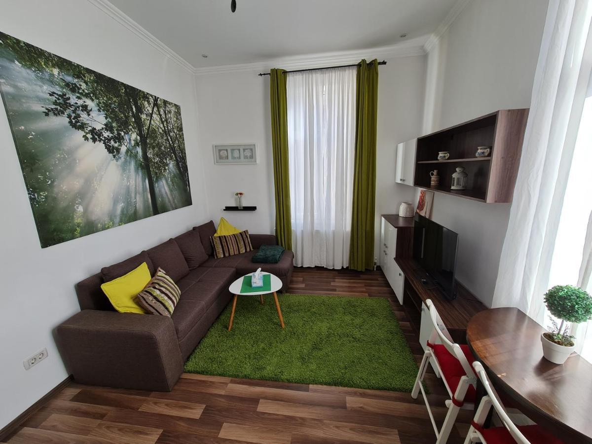 Downtown Central University Apartament - Cal1 Bucharest Exterior photo